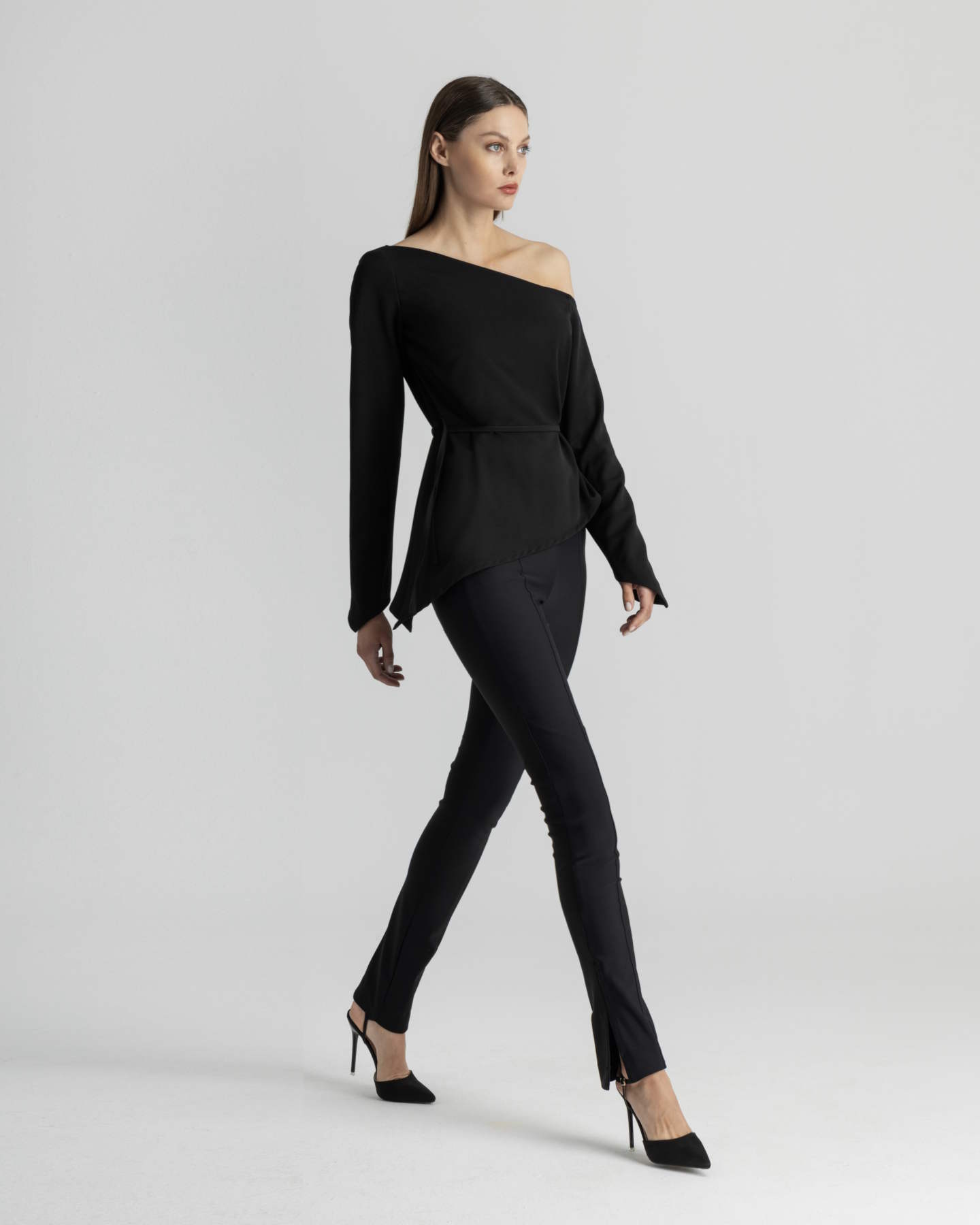 ONE-SHOULDER TOP